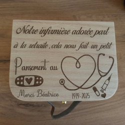 Boîte à souvenirs en bois personnalisée